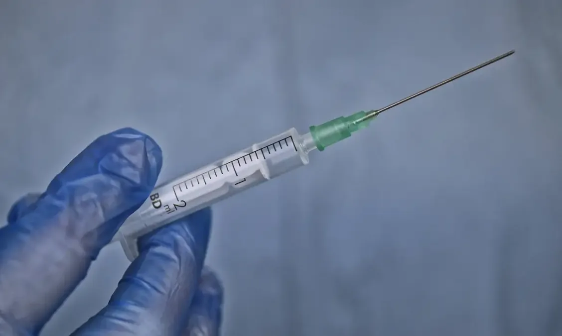 PMMA em procedimentos estéticos: conheça os riscos e alertas médicos