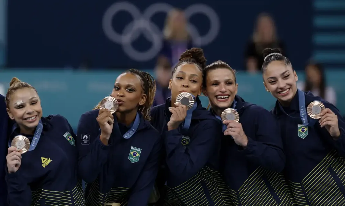 Brasil conquista bronze inédito na ginástica artística por equipes nos jogos Olímpicos de Paris