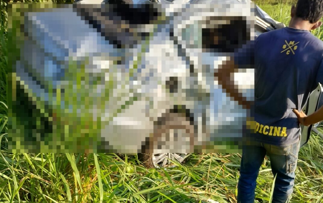 Acidente na BR-364: Carro capota e deixa homem ferido entre Sena Madureira e Rio Branco