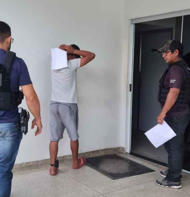 Polícia Civil do Acre captura homem monitorado por tornozeleira eletrônica suspeito de tráfico de entorpecentes em Cruzeiro do Sul