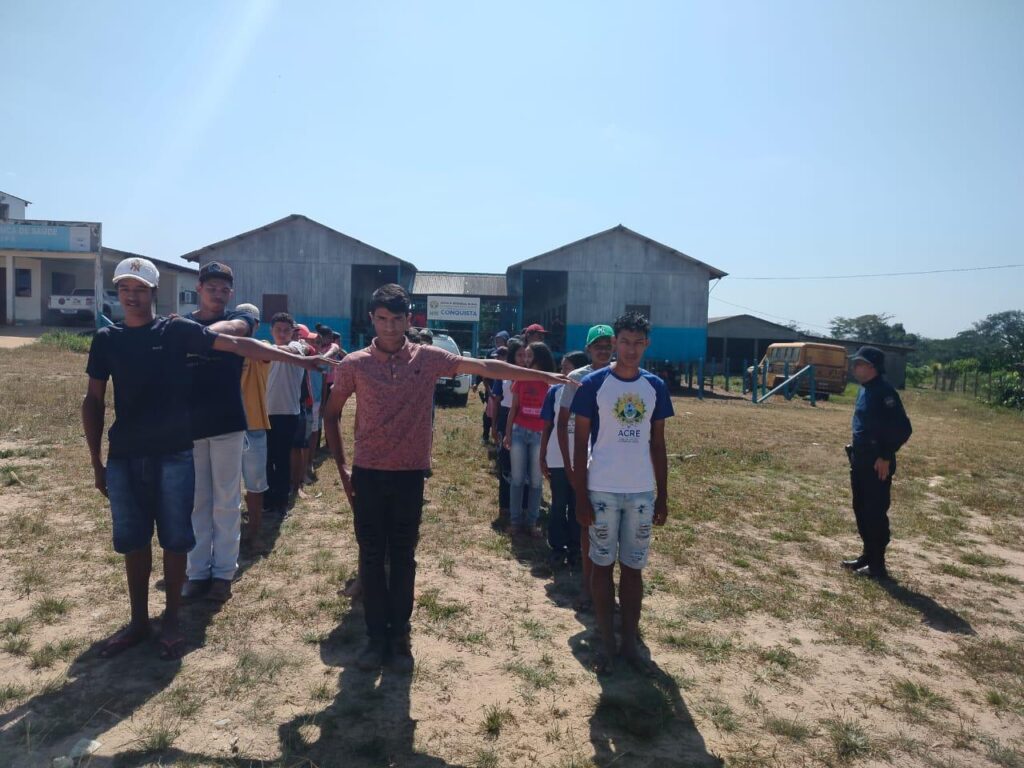 Em Xapuri, a Polícia Militar envolve crianças de comunidades rurais em projetos sociais
