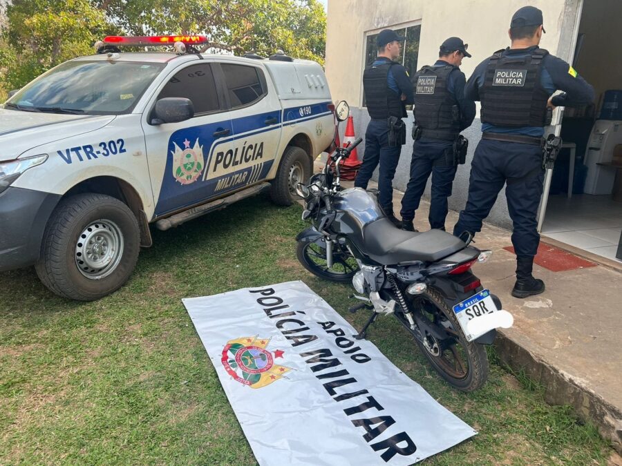 Policiais Militares de Porto Acre localizam motocicleta roubada na vila do V