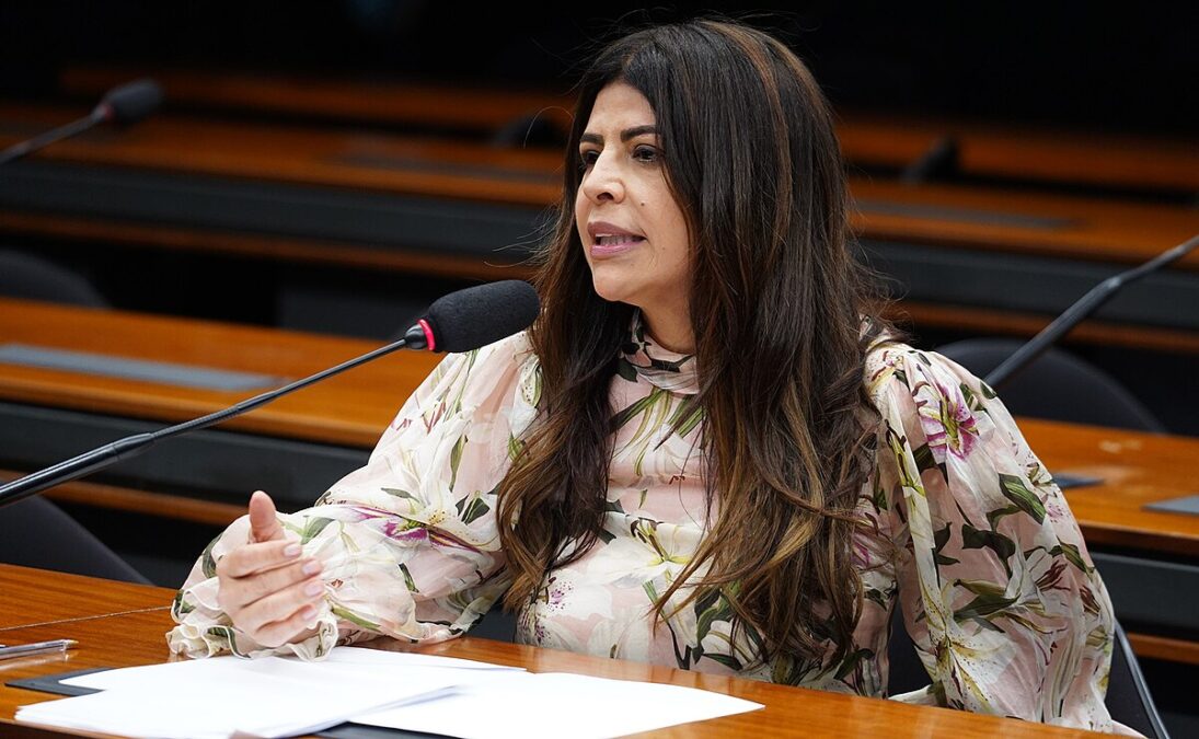 Justiça condena deputada Antônia Lúcia por uso indevido de verba pública