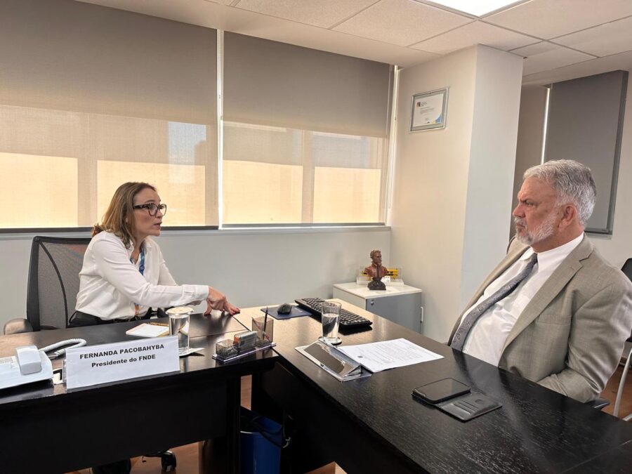 FNDE realiza workshop estratégico para prefeitos e gestores educacionais em Rio Branco