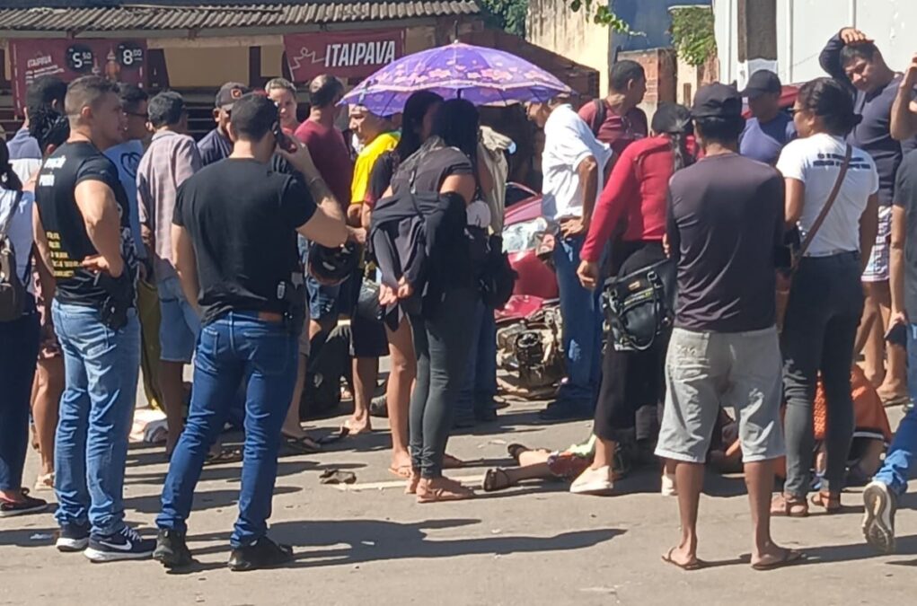 Acidente em Sena Madureira deixa duas pessoas feridas em colisão entre motos