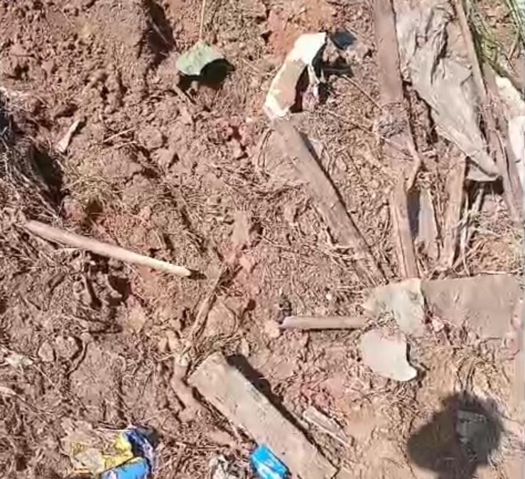 Moradores do bairro Eugênio Augusto Areal ficam sem água após caminhão de lixo danificar encanamento em Sena Madureira