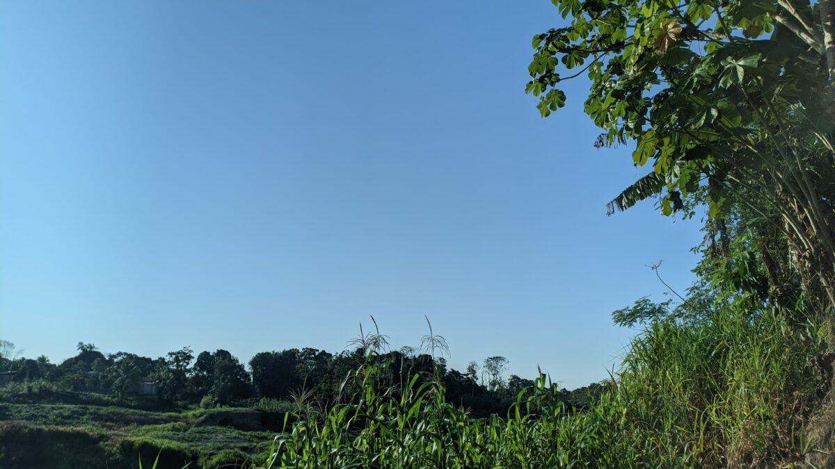 Sábado com dia quente, baixa umidade e noite amena no Acre