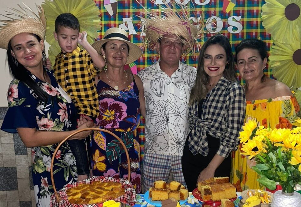Em Sena, Arraial da Família Queiroz reúne amigos e familiares em noite de muita alegria e tradição no Ramal da Lua Nova