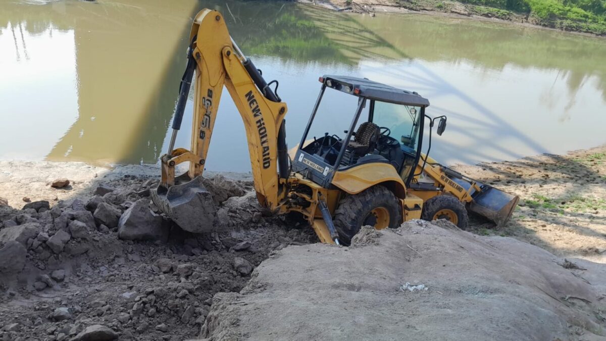 Seca no Rio Iaco: Saneacre intervém para manter abastecimento de água em Sena Madureira