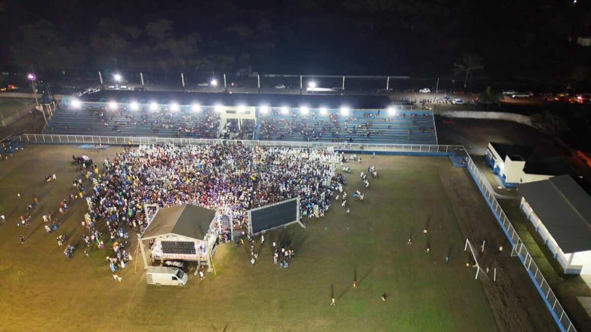 Imagens revelam público abaixo do esperado em convenção do pré candidato a prefeito Gilberto Lira