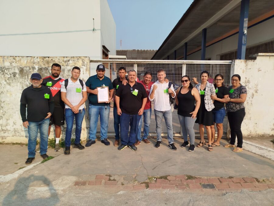 Professores e funcionários da Escola Dom Júlio Matiolli iniciam greve em Sena Madureira