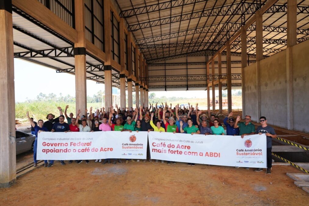 ABDI e Instituto Amazônia +21 asseguram secadores suspensos para microprodutores de café no Juruá