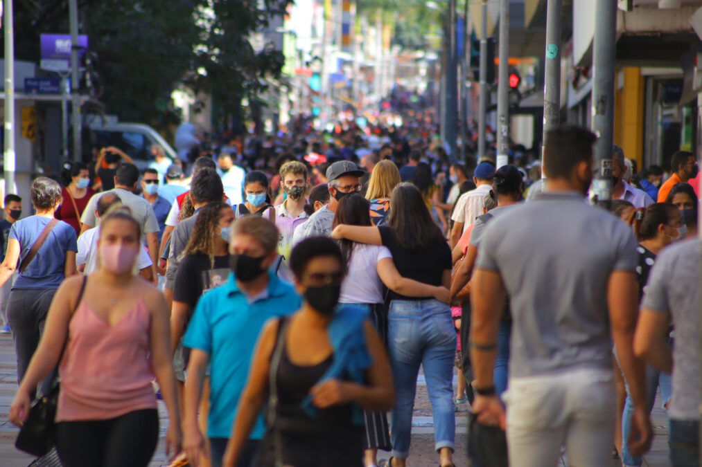 IBGE: expectativa de vida no Brasil atinge 76,4 anos