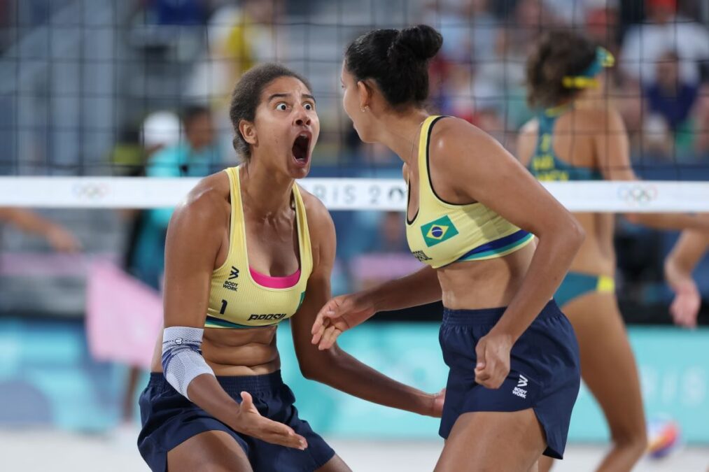 Ana Patrícia e Duda vencem canadenses e levam o ouro no vôlei de praia