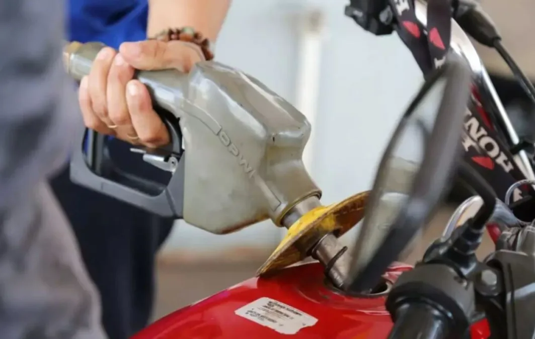 Ministério Público Eleitoral proíbe doação de combustível para táxis, moto táxis e veículos com placa vermelha em Sena Madureira