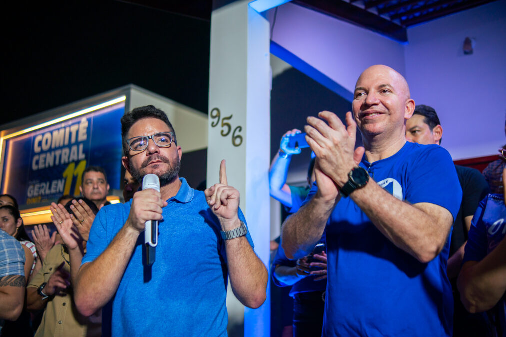 “Eu confio tanto em você, Gerlen, que o que você disser eu assino embaixo”, declara Gladson Cameli em comício em Sena Madureira