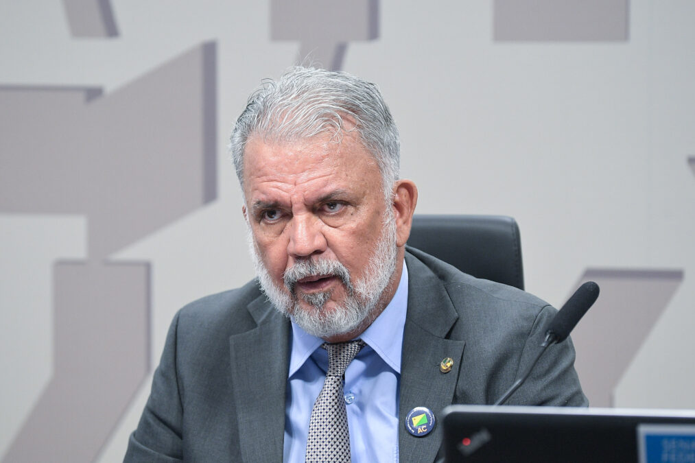 Senador Sérgio Petecão lamenta morte de Flaviano Melo e presta homenagem ao amigo