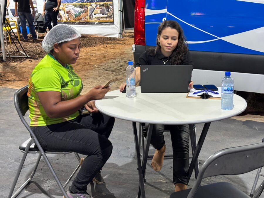 SEBRAE realiza atendimento móvel na ExpoSena 2024 e oferece suporte a empresários locais