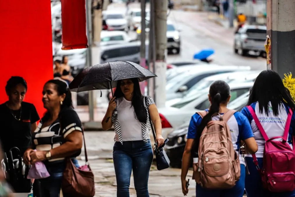 Calor intenso e chuvas localizadas marcam o sábado no Acre