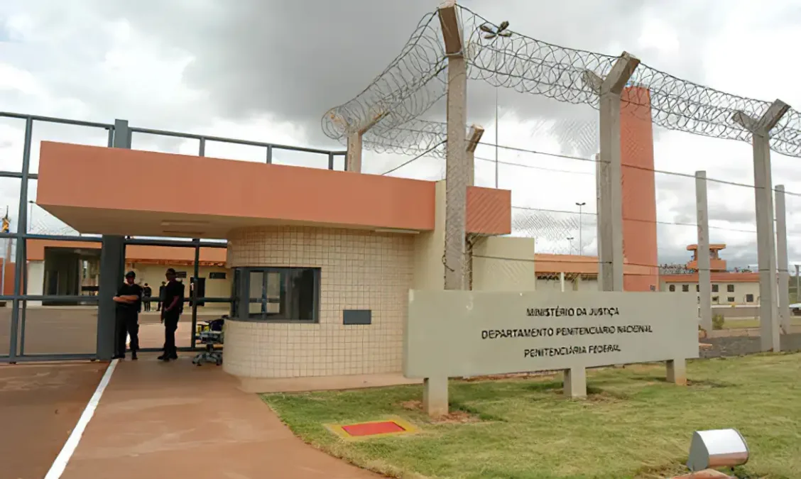 Rio transfere mais de mil detentos entre presídios de Bangu após descoberta de túnel para fuga