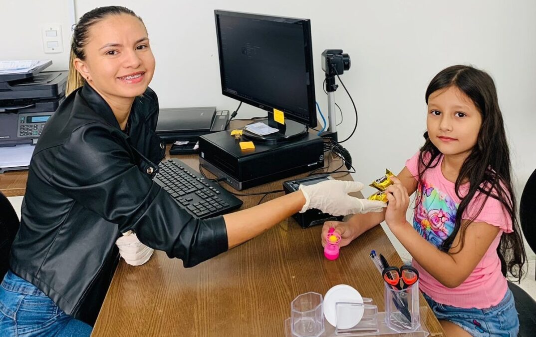 Instituto de Identificação de Sena Madureira celebra o Dia das Crianças com alegria e doação de brinquedos e chocolate