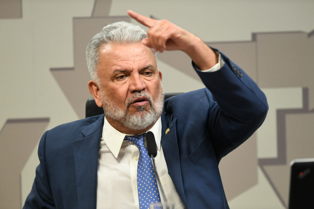 Petecão propõe benefício financeiro mensal para garantir renda aos pequenos produtores situados na floresta amazônica