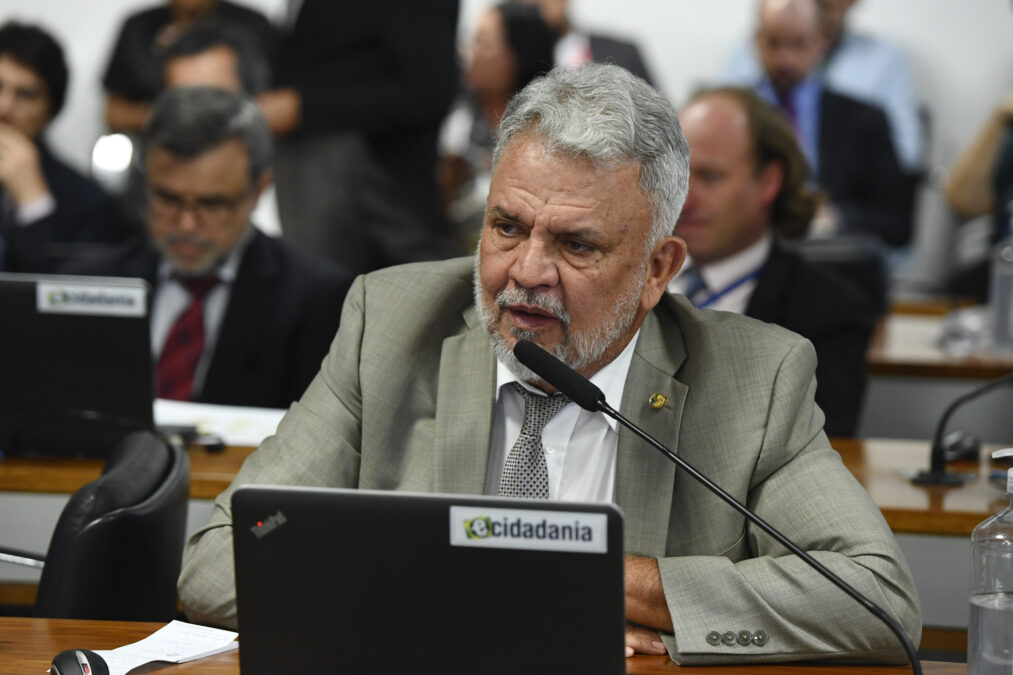 Petecão comemora sanção de nova lei que pune feminicídio com até 40 anos de reclusão e destaca avanços legislativos