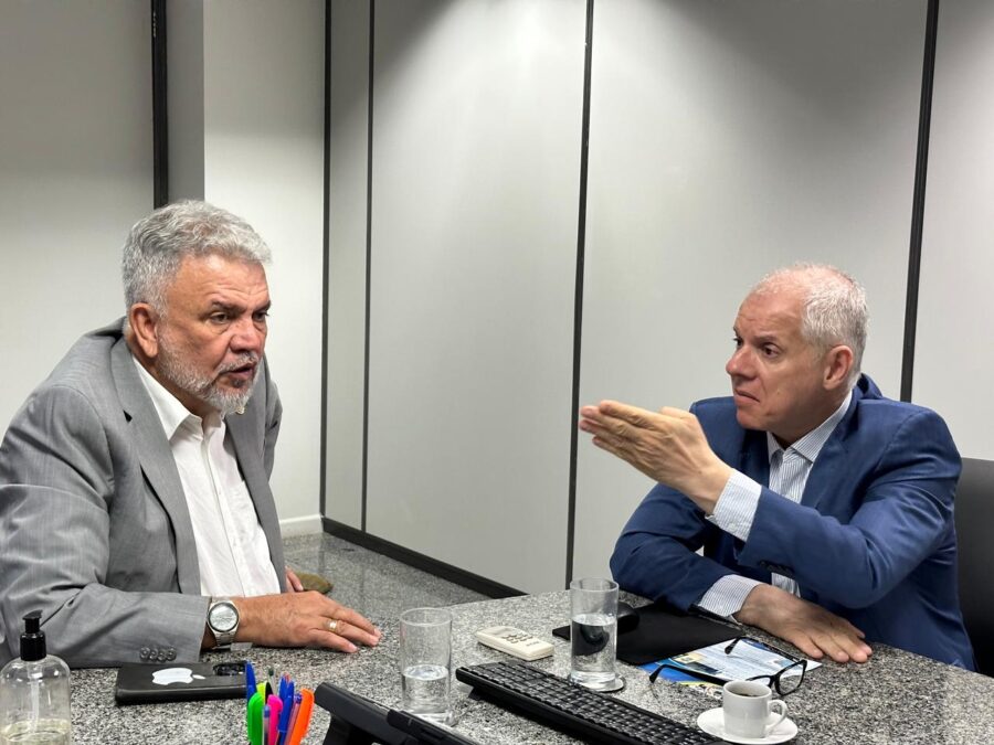 Senador Petecão luta por inclusão de municípios isolados no programa Prevbarco do INSS