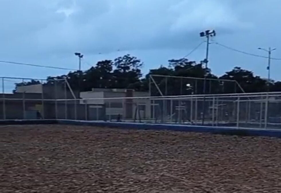 Em Sena, moradores do bairro Ana Vieira cobram conclusão de obra da praça e iluminação adequada