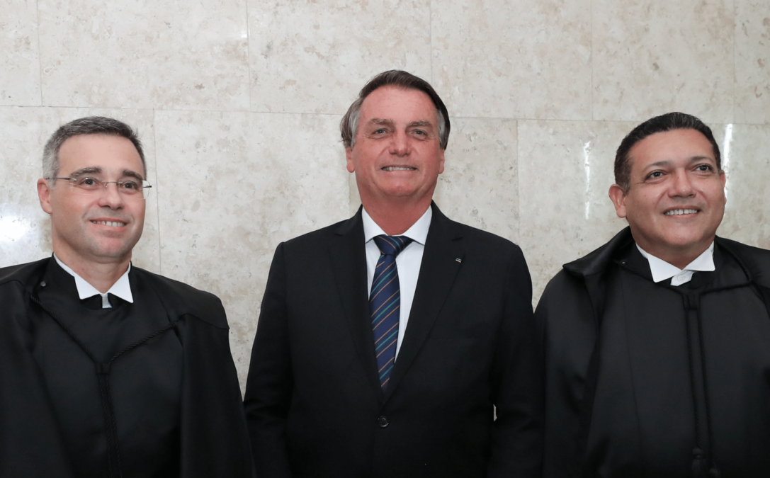 Relatório revela 12 encontros de Bolsonaro com ministros do STF durante trama golpista