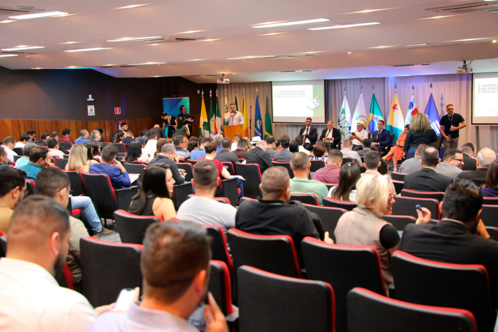 Prefeitos Eleitos e Reeleitos para 2025-2028 participam de Evento de Acolhida, em Rio Branco