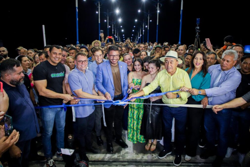 Governador e prefeito inauguram elevado na Avenida Dias Martins, em Rio Branco