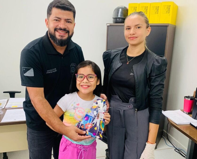 Instituto de Identificação realiza ação de natal em Sena Madureira