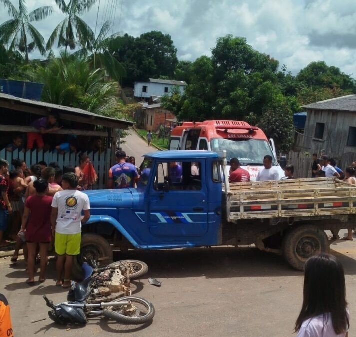 Colisão entre motocicleta e toyota bandeirantes é registrada em Manoel Urbano nesta terça-feira