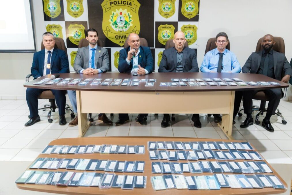 Polícia Civil do Acre restitui 160 celulares aos proprietários em operação nacional de combate a crimes contra dispositivos móveis
