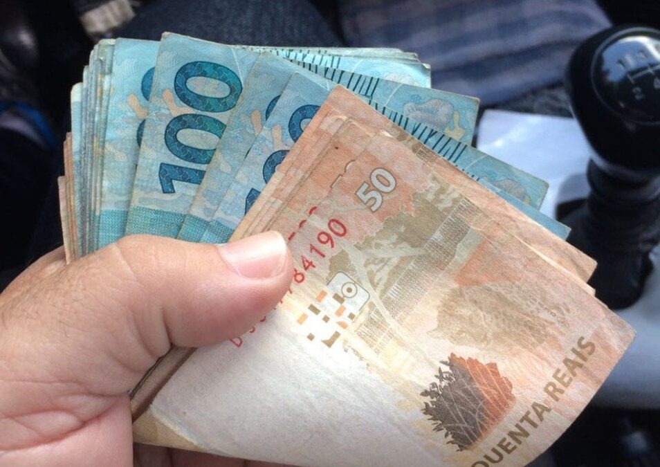 Governo anuncia pagamento de mais de R$ 536 milhões em salários de dezembro e segunda parcela do décimo terceiro dos servidores públicos do Estado