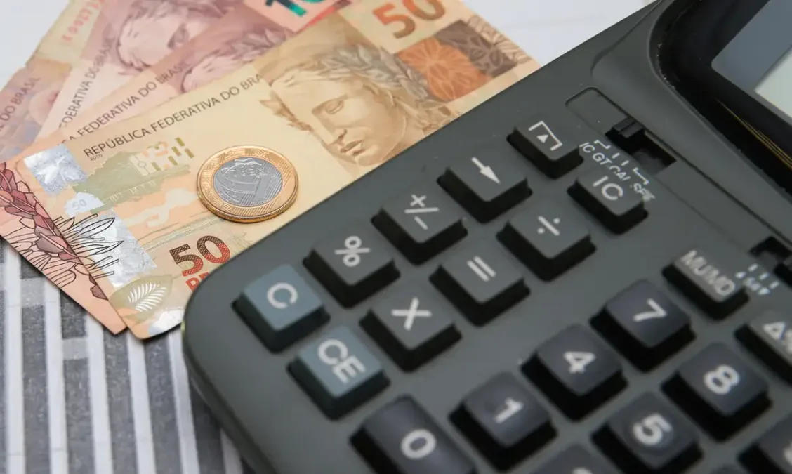 Inflação prevista para 2024 sobe para 4,71%, acima do teto da meta