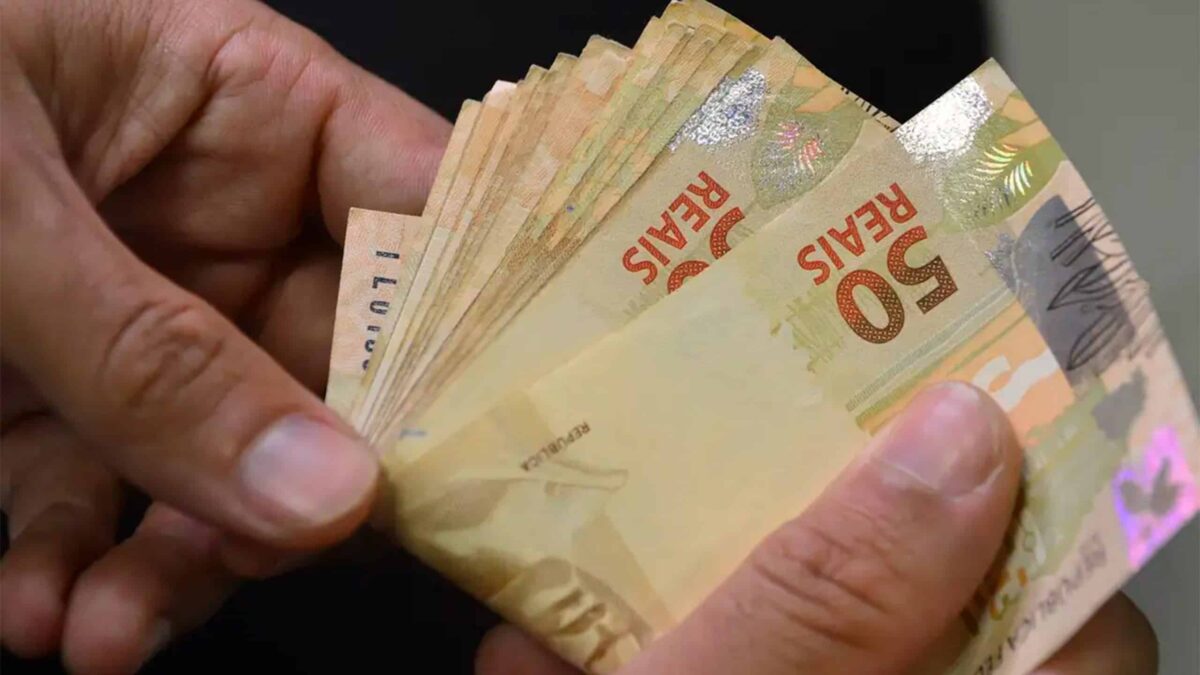 Mercado financeiro revisa projeções para inflação e PIB em 2025