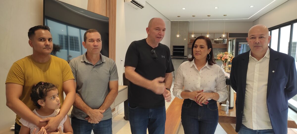 Governadora em exercício Mailza Assis e Deputado Federal José Adriano visitam Sena Madureira e garantem apoio ao novo prefeito