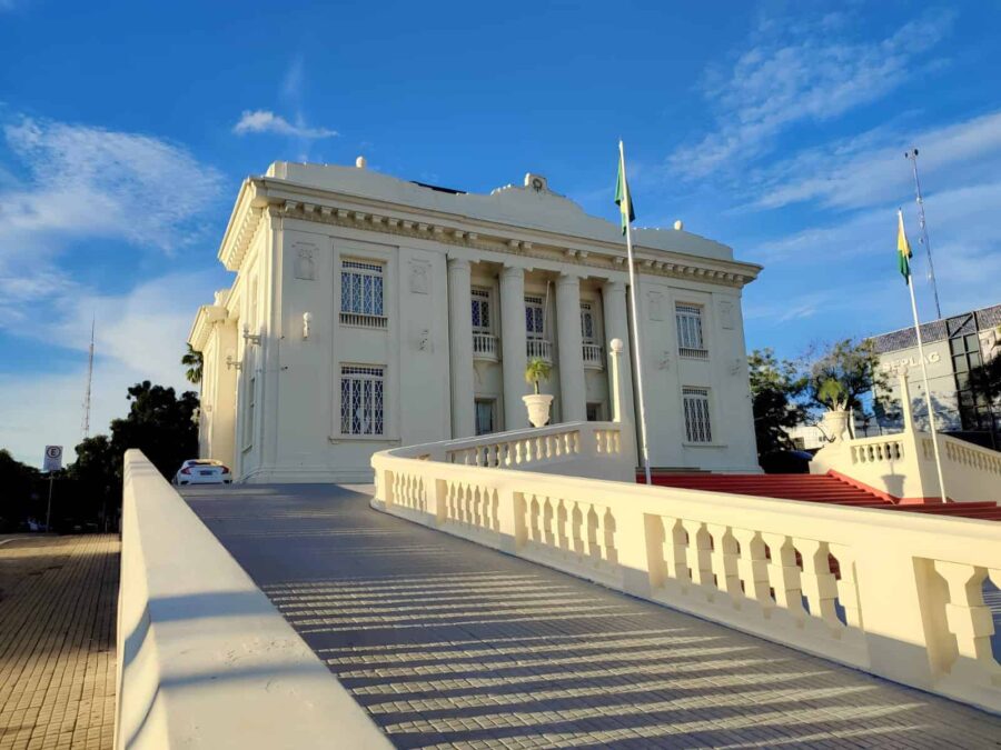 Governo do Acre define normas para concessão da Bolsa de Instrutoria e Formação Eventual