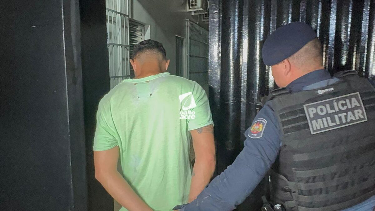 Homem é preso com arsenal e materiais para tráfico em Rio Branco