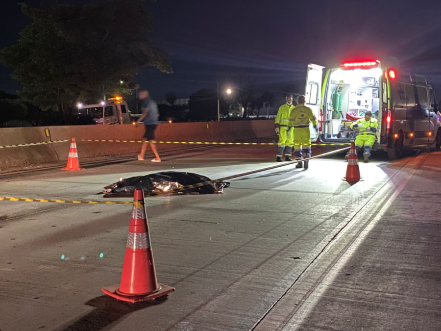 Mulher morre atropelada na BR-364; falta de infraestrutura é alvo de críticas