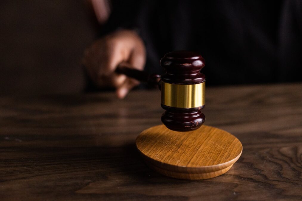 Justiça ordena internação de homem com esquizofrenia após furtos em igreja de Rio Branco