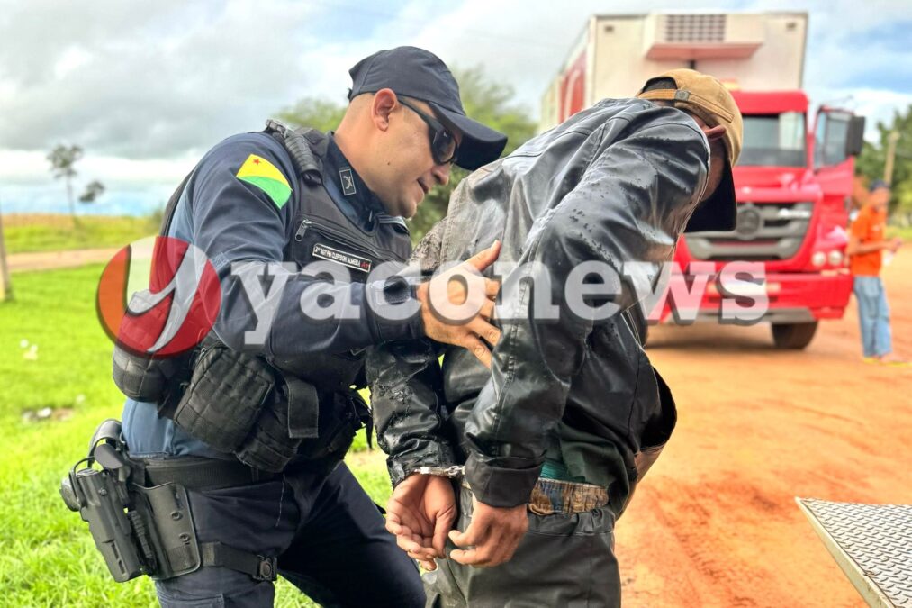 Motociclista é preso pela Polícia Militar circulando com quase 1kg de cocaína no interior do Acre