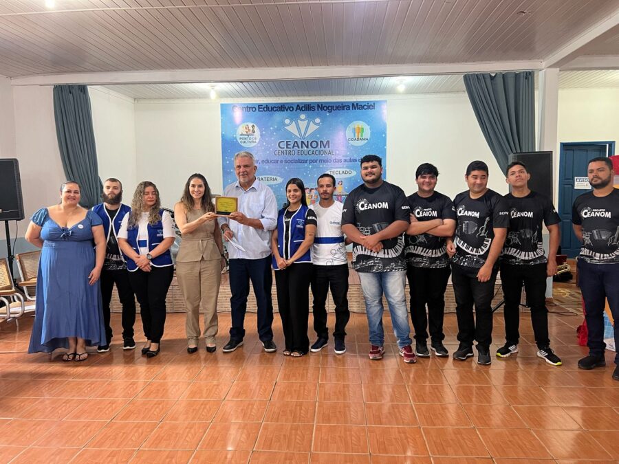 Petecão recebe homenagem por apoio ao Ceanom em Cruzeiro do Sul