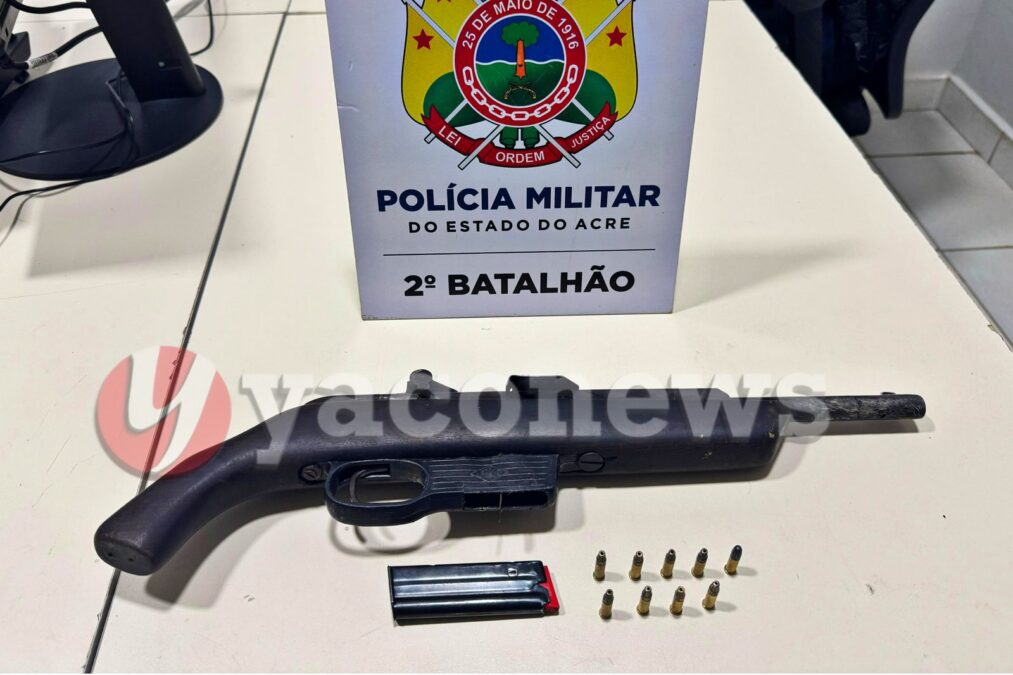 PM prende homem com várias passagens portando rifle municiado no bairro Taquari