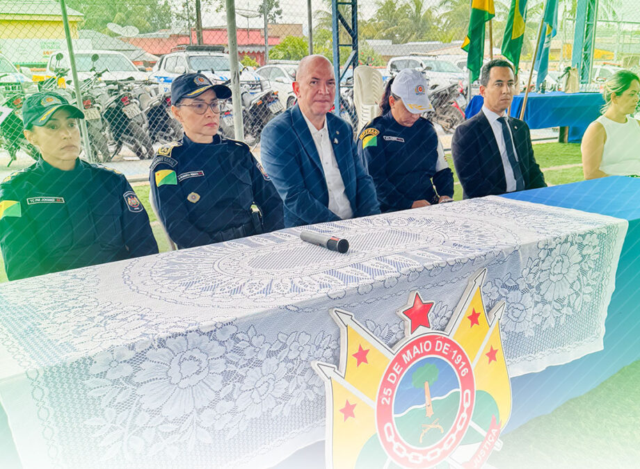 Prefeito Gerlen Diniz prestigia solenidade de passagem de comando do 8º Batalhão da Polícia Militar em Sena Madureira