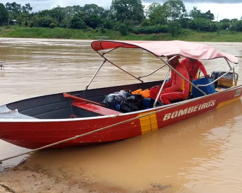 Mergulhadores realizam buscas por homem desaparecido no rio Purus