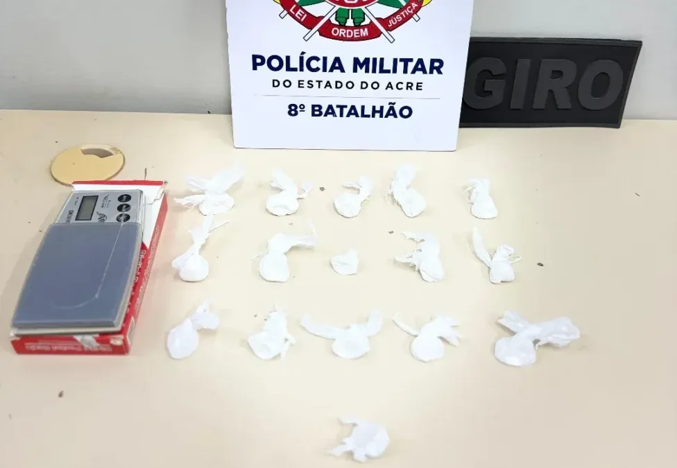 Homem é preso com drogas e balança de precisão em Sena Madureira