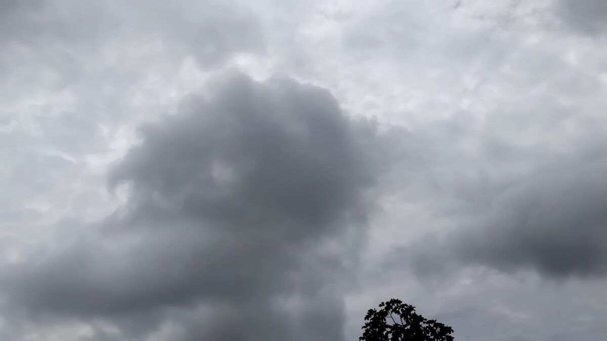 Inmet emite alerta de chuvas intensas e ventos fortes para o Acre